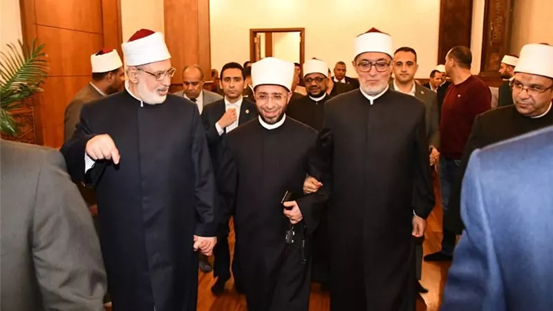 الأزهري يشهد احتفال الأوقاف بذكرى يوم بدر بمسجد الإمام الحسين