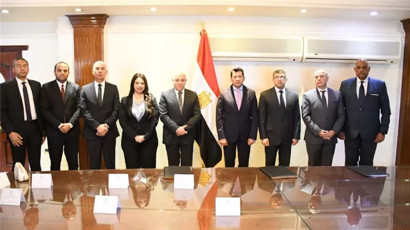 صبحي يشهد مراسم توقيع بروتوكول تعاون مع هيئة تنمية الصعيد