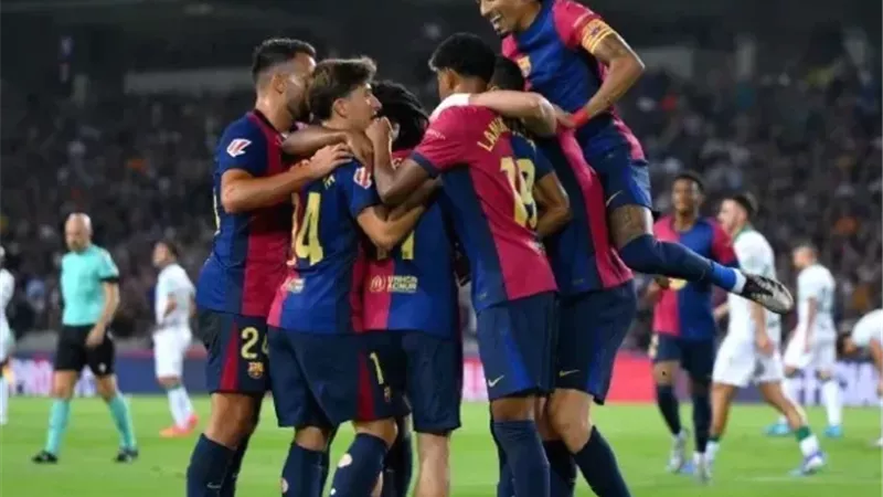 تشكيل برشلونة ضد أتلتيكو بالدوري الإسباني.. لامين بجوار ليفاندوفسكي