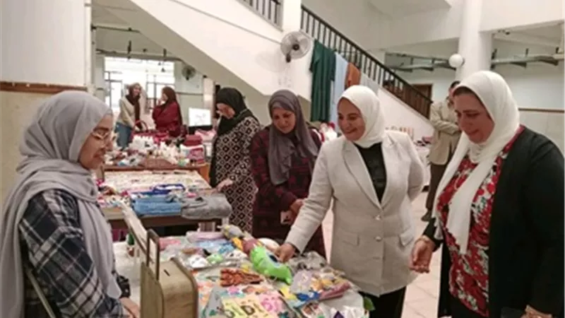 جامعة قناة السويس تطلق فعاليات معرض الحرف اليدوية والتراثية