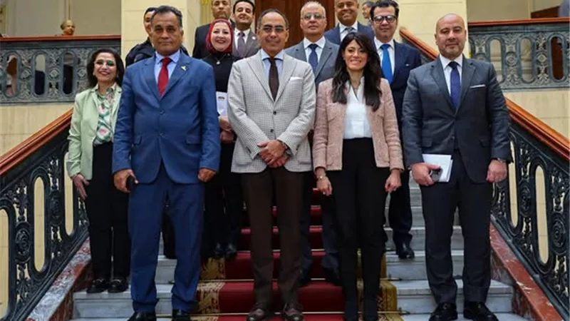 المشاط تستعرض تنفيذ الخطة الاستثمارية ووضع خطة العام الجديد بالشيوخ