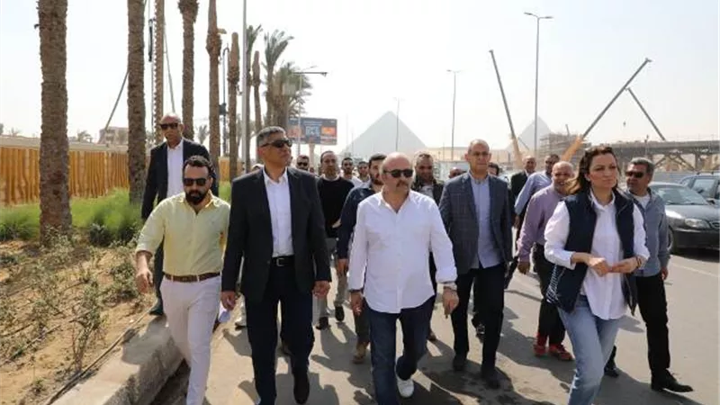 محافظ الجيزة يتفقد مشروعات التطوير بمحيط المتحف الكبير