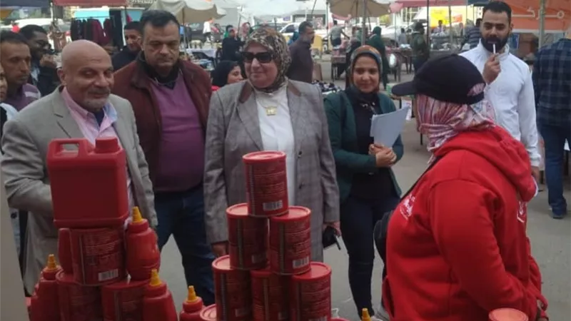 انتعاش حركة البيع والشراء بسوق المنتزة بمناسبة عيد الام