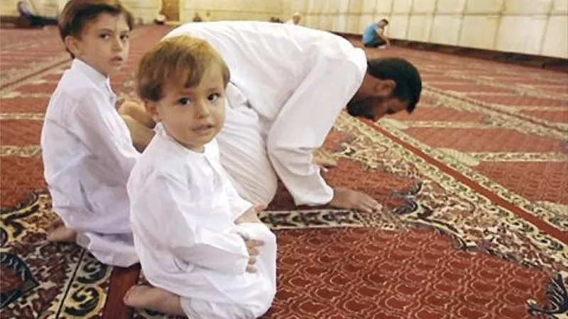 حكم اصطحاب الأطفال إلى المساجد في رمضان