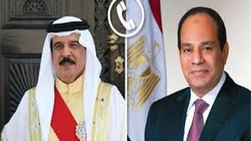 السيسي وملك البحرين يؤكدان ضرورة الالتزام بقرارات القمة العربية وإعمار غزة