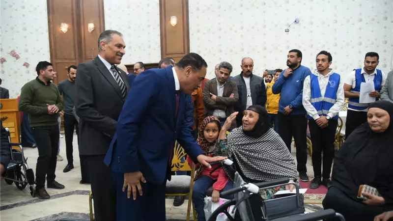 توزيع ٢٨ كرسي كهربائي ومتحرك لعدد من ذوى الهمم خلال حفل الإفطار