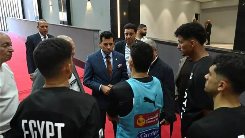 المنتخب الأولمبي يطرح ملف المستحقات المتأخرة علي وزير الرياضة