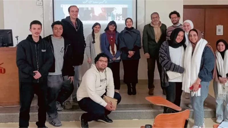 الفنون الجميلة بالمصرية الروسية تنظم عدة ندوات تثقيفية للطلاب.. بالصور