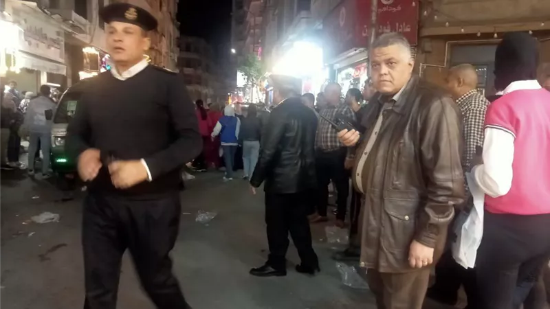 العرابى يقود حملة انضباط مكبرة بالشارع والاسواق بوسط الاسكندرية