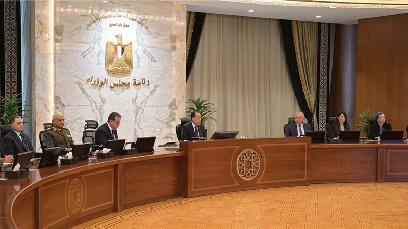 مدبولي يوجه الوزراء بتكثيف جولاتهم الميدانية في مواقع العمل