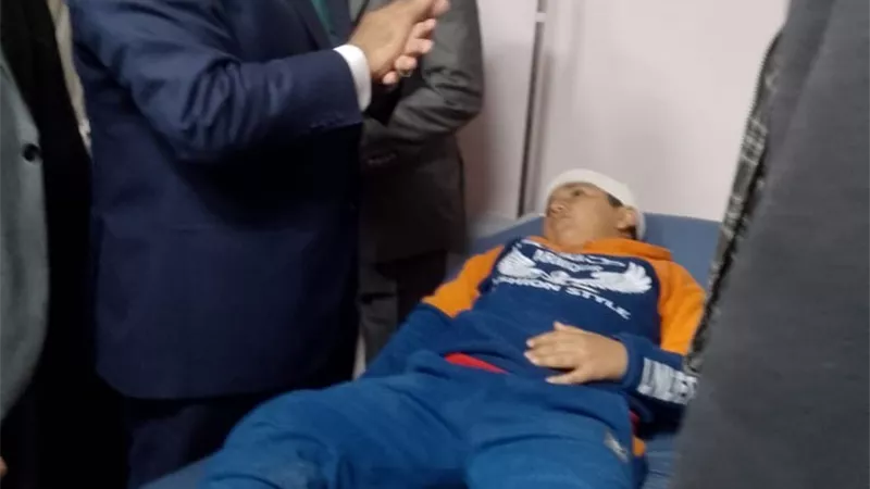 محافظ الدقهلية ينتقل لمستشفى بني عبيد لمتابعة المصابين بسقوط سقف