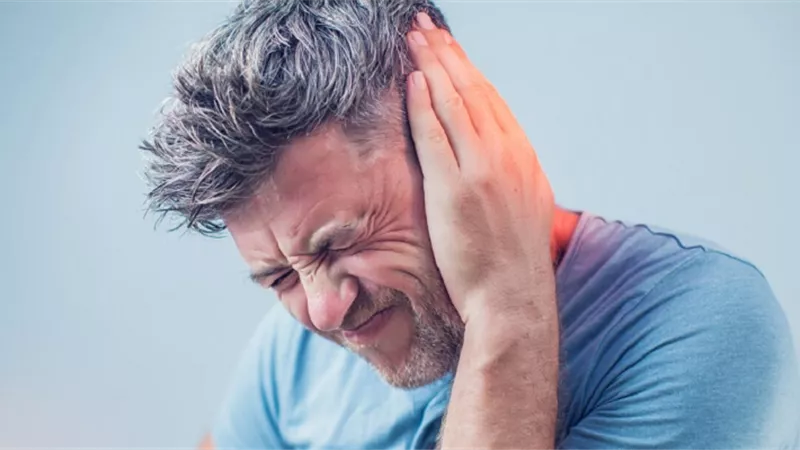 دراسة .. تعديل بسيط في النظام الغذائي يخلصك من طنين الأذن