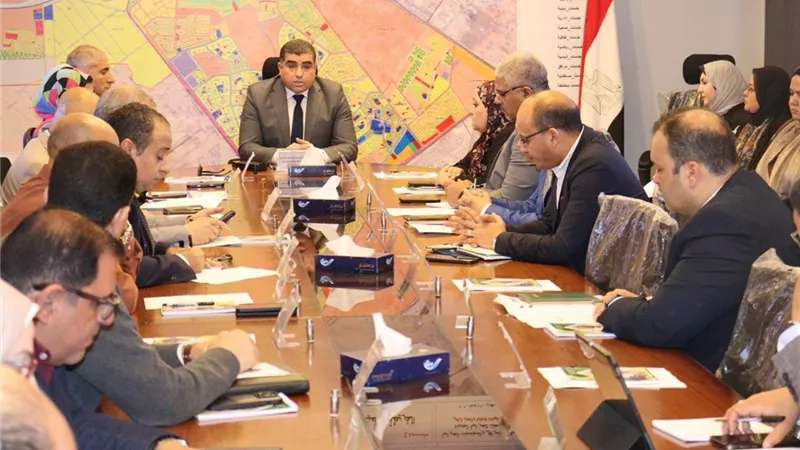 الإسكان تتابع تقنين الأراضي وتحفيز الاستثمار بالمدن الجديدة