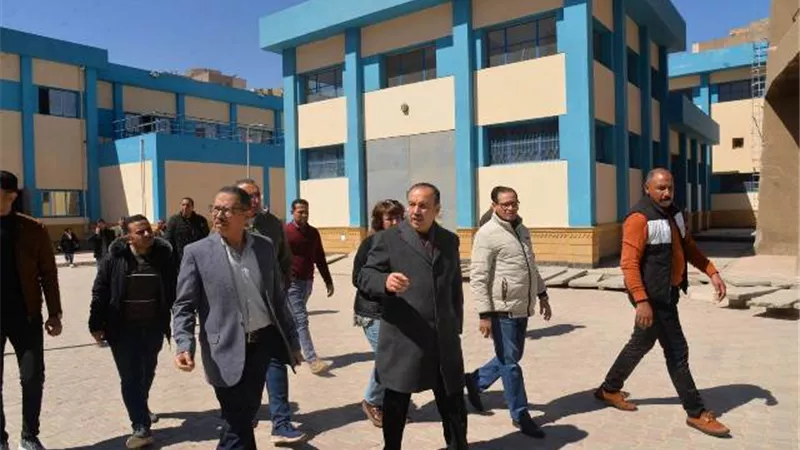 محافظ أسيوط يتفقد المعمل المركزي لمياه الشرب