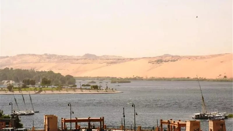 محافظ أسوان: إغلاق حركة الملاحة النهرية لحين تحسن الأحوال الجوية