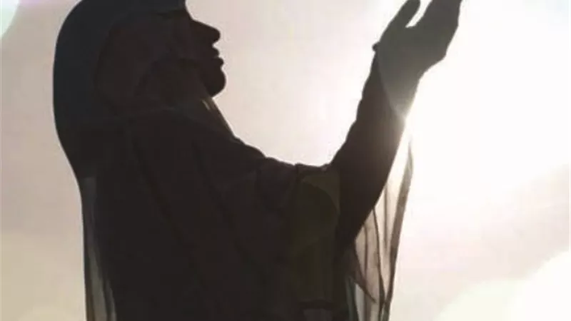 علمتني المحنة الله هو الرزاق