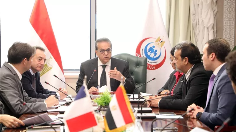 وزير الصحة يستقبل السفير الفرنسي لبحث التعاون فى مجال الرعاية الصحية