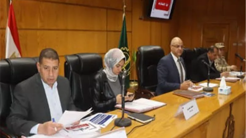 محافظ القليوبية: غرف طوارئ وعمليات تعمل على مدار ٢٤ ساعة خلال عيد الفطر المبارك