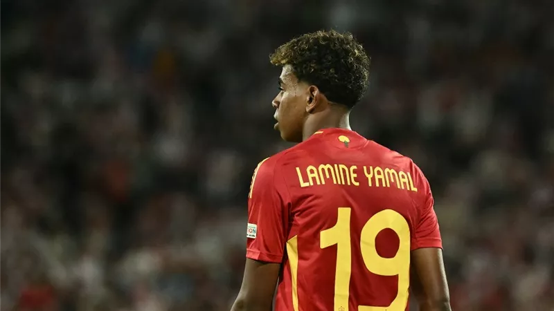 يامال يقود تشكيل إسبانيا لمواجهة هولندا بربع نهائي دوري الأمم