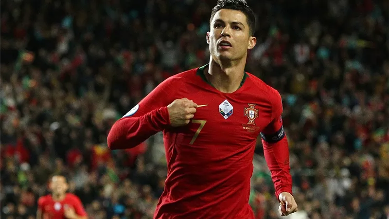 رونالدو يقود تشكيل البرتغال في مواجهة الدنمارك اليوم