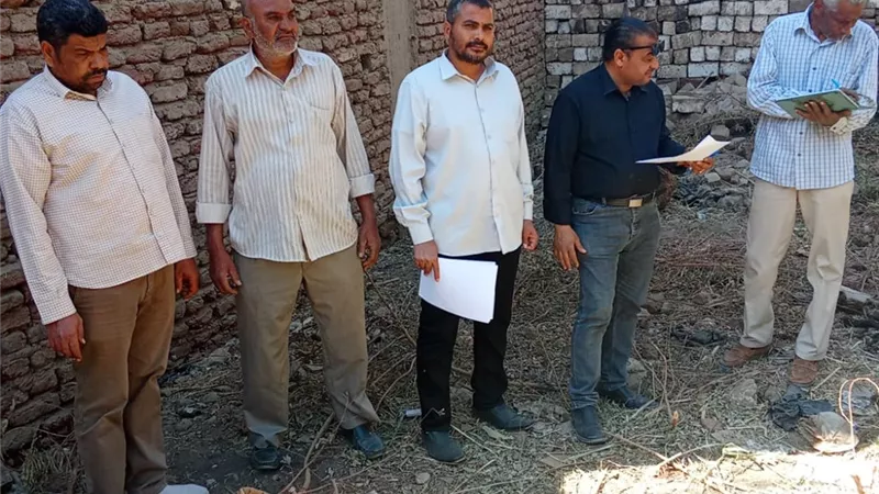 رئيس مدينة الزينية بالأقصر يتفقد أعمال الصرف الصحى والنظافة