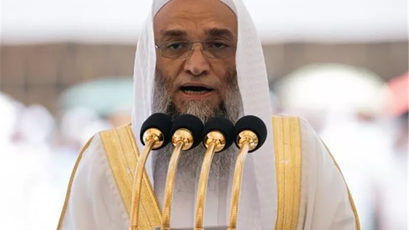 خطيب المسجد الحرام : تفضل الله علينا ببلوغ هذه الأيام العشر
