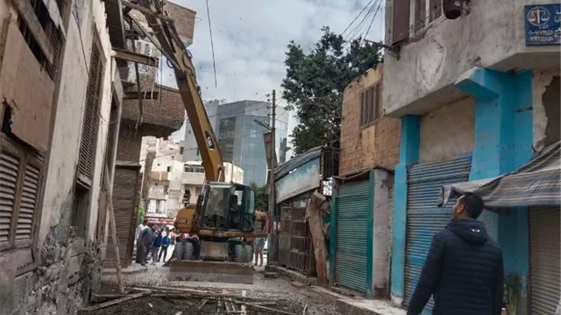 إيقاف أعمال بناء مخالف بمدينة بني سويف