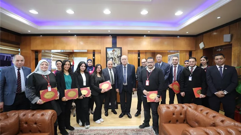 إسحاق يكرم المتميزين بشركة ميناء القاهرة الجوي