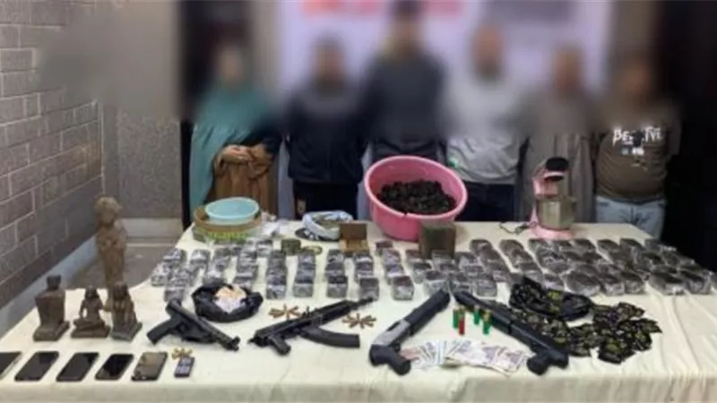 بينهم سيدة .. سقوط عتاولة المخدرات والسلاح بالشرقية