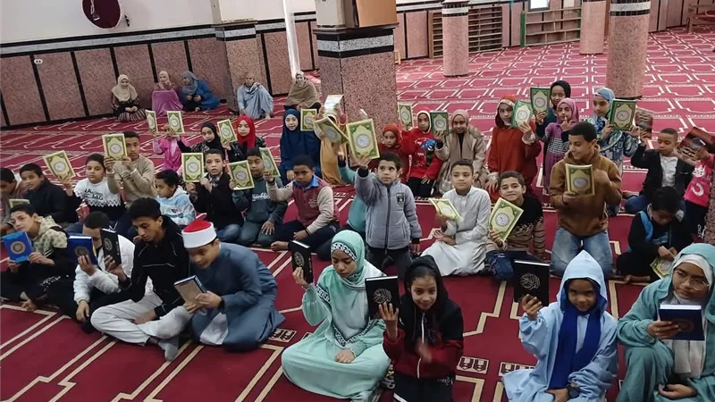 تكريم٦٠ من حفظة القرآن الكريم بمسجد الرحمة ببني مزار