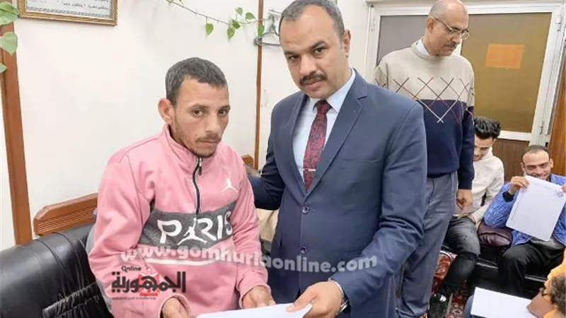 وزيرالعمل ومحافظ الشرقية يتابعان تسليم عقود عمل للشباب وذوي الهمم