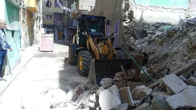 ازالة الخطوره الداهمه من عقاربمحرم بك بوسط الاسكندرية