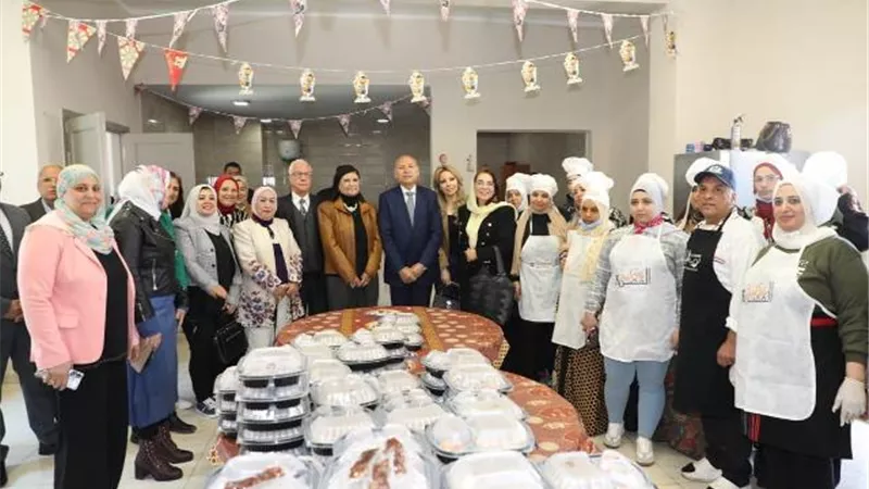 محافظ القاهرة يتفقد مبادرة 