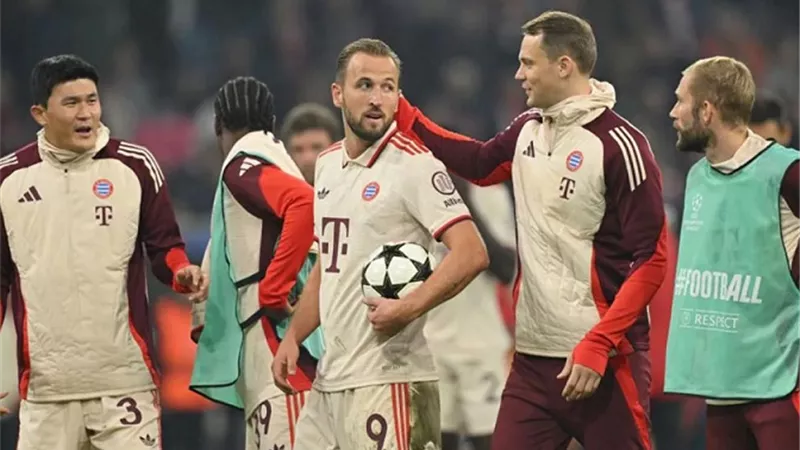 أسطورة منتخب إنجلترا: كين الأحق بالكرة الذهبية بعد خروج صلاح