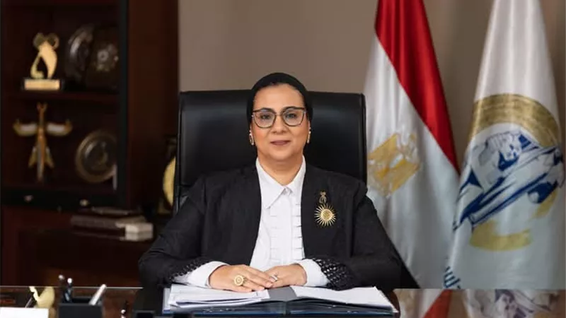 المستشارة أمل عمار تشارك فى المبادرة الوطنية للمشروعات الخضراء الذكية