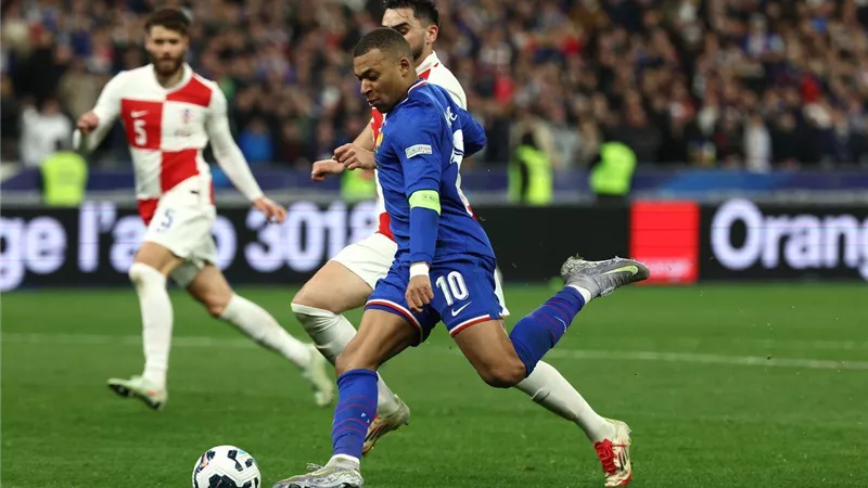 مبابي بعد تأهل فرنسا أمام كرواتيا : لدينا لاعب يمنحنا أفضلية