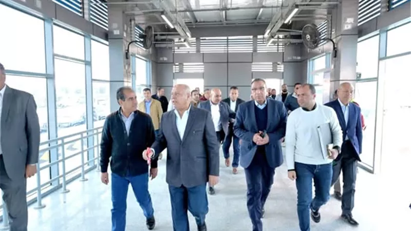كامل الوزير: خطة للاستغلال الاستثماري الأمثل لمحطات BRT
