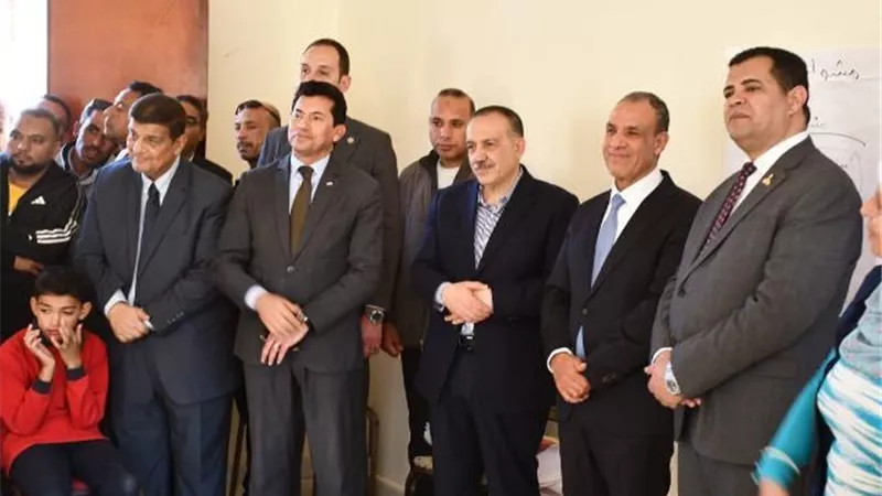 وزير الشباب يعلن طرح ٦ ملاعب مفتوحة ومركز تنمية رياضية بأسيوط