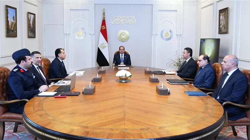 الرئيس السيسي يتابع الحكومة لتفعيل البورصة السلعية المصرية