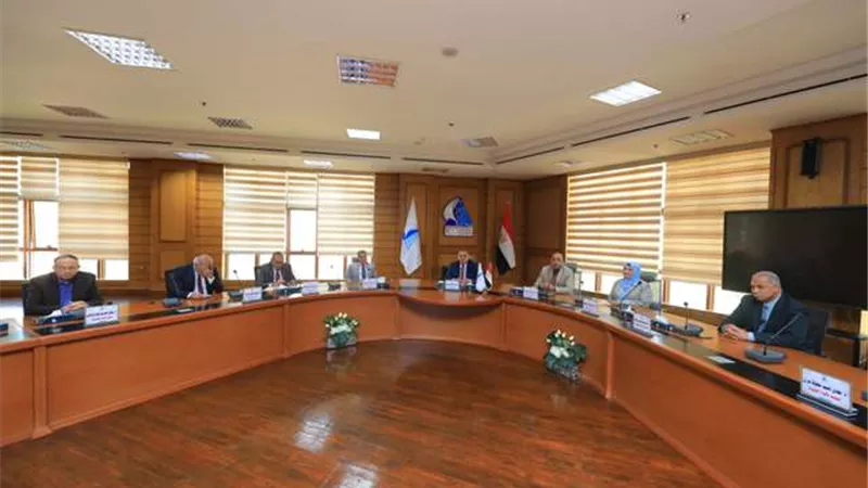 مجلس جامعه كفر الشيخ يوافق على تعيينات ويمنح القابا علميه
