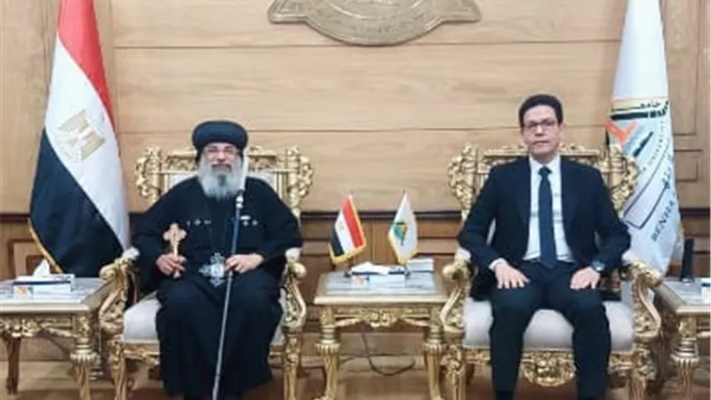 رئيس جامعة بنها يستقبل وفد من الكنيسة لتقديم التهنئة بعيد الفطر