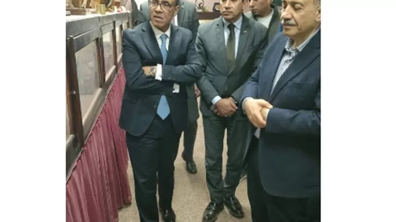 وزيرا الرياضة والخارجية يزوران مدرستي 