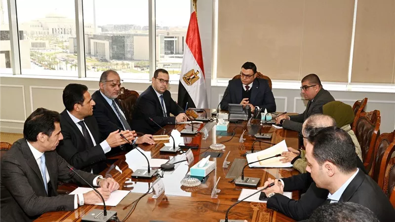 وزيرالإسكان يلتقي عددا من المطورين العقاريين بمدينة سفنكس الجديدة