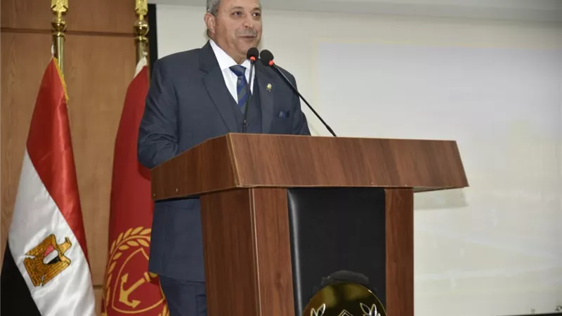 محافظ بورسعيد يستعرض استعدادات