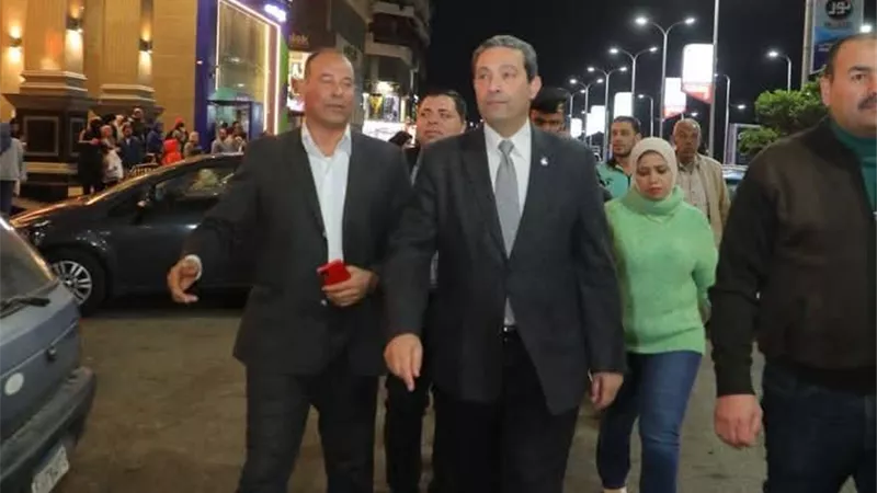محافظ دمياط يطالب بتنظيم الحركة المرورية بكورنيش النيل