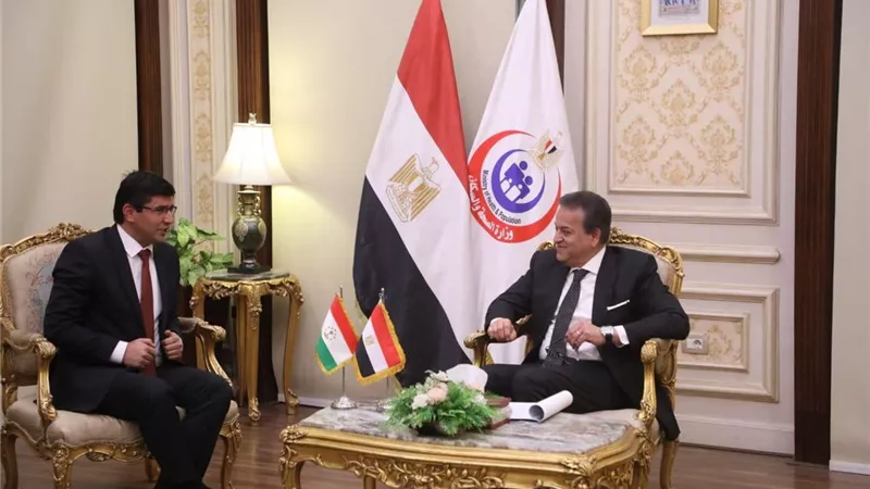 مصر وطاجيكستان تبحثان تعزيز التعاون الصحي وتوسيع الشراكة الدوائية