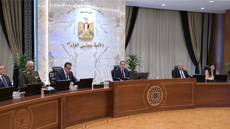 رئيس الوزراء: رفع حالة الطوارئ من جانب جميع الأجهزة في إجازة عيد الفطر
