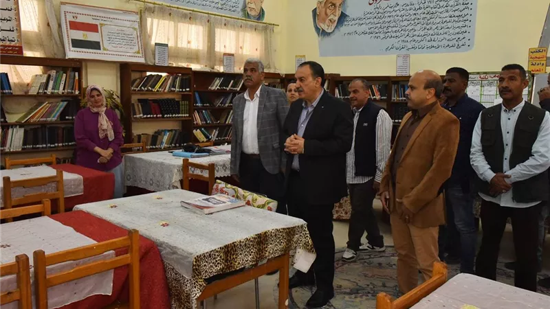 محافظ أسيوط يتفقد مدرسة طه حفني المليجي الإعدادية بنين