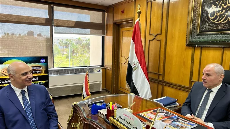 رئيس جامعة قناة السويس: مصر محظوظة بقائدها عبدالفتاح السيسي 