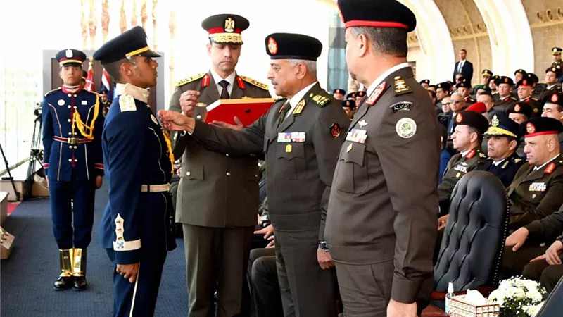 وزير الدفاع يشهد حفل إنتهاءفترةالإعداد العسكرى لطلبةالأكاديميةالعسكرية